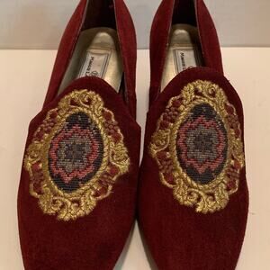 Maggie Lawrence Vintage Style Gold Crest Slip Ons